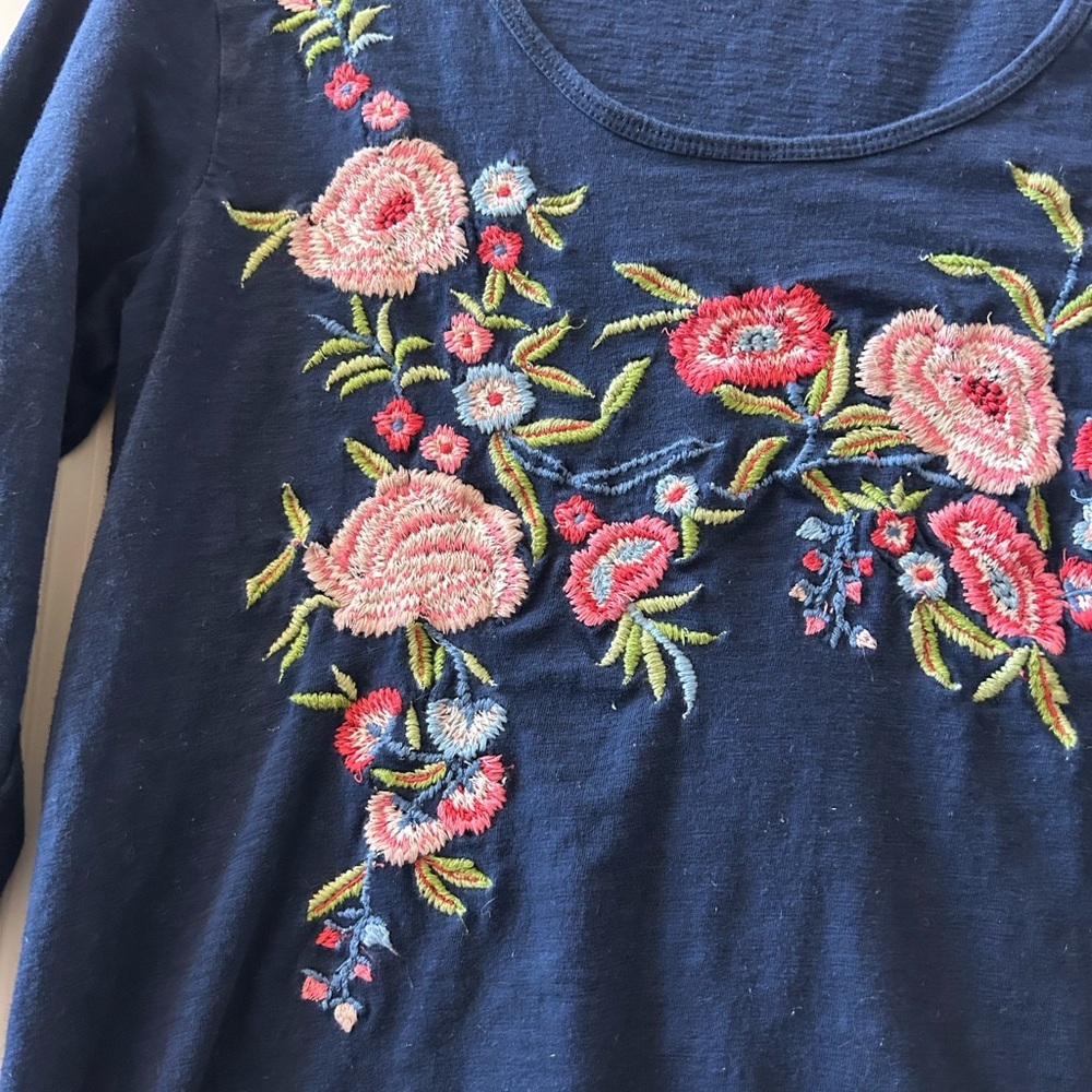 Caite embroidered scoop neck 3/4 sleeve cotton pullover. Boho. Floral. Garden. S - Picture 3 of 14